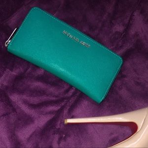 💥SALE 💥Michael Kors Teal Wristlet - Aqua